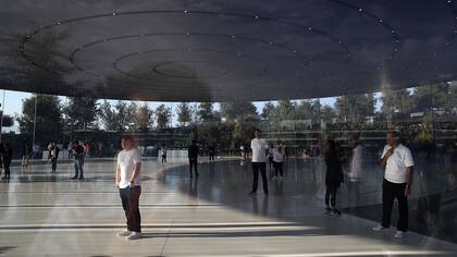 Una vista del auditorio circular de Apple