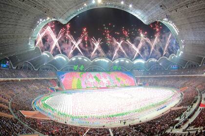 Una vista del estadio de Pyongyang, durante la celebración de los juegos denominados "The Glorious Country"