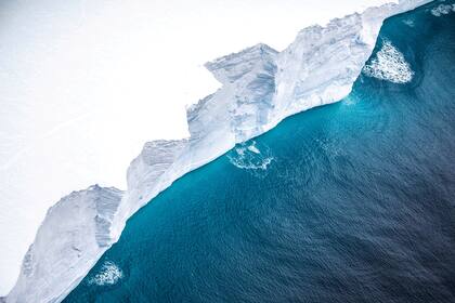 Una vista del iceberg A-68A desde un avión de reconocimiento de la Royal Air Force cerca de la isla Georgia del Sur, el 18 de noviembre de 2020