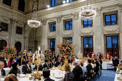 Una vista del salón durante el banquete.