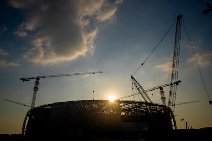 Una vista exterior general de la construcción del estadio Al Thumama en Doha, Qatar. Sede de la Copa Mundial de la FIFA Qatar 2022