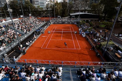 Una vista panorámica del court central del Racket
