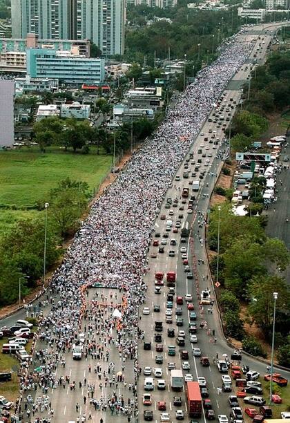 Unas 150.000 personas se reunieron en San Juan en el 2000 para marchar contra la Marina de EE.UU. en Puerto Rico