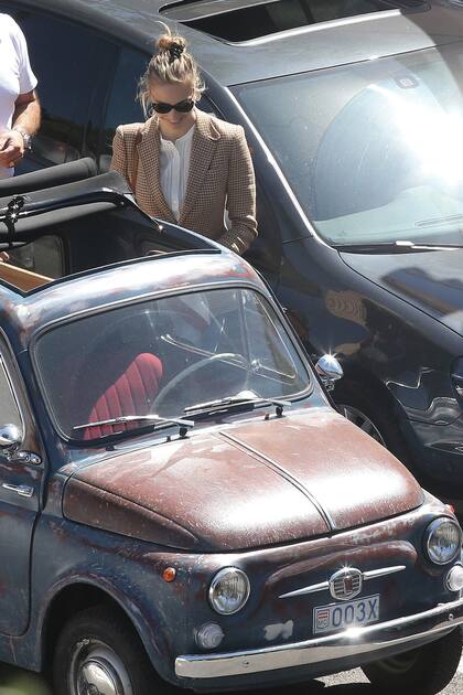 Unas semanas antes de su boda, Beatrice fue sorprendida por Pierre con una una pick-up Fiat de los años 60. Los Casiraghi-Borromeo se casaron el 25 de julio de 2015 y acaban de celebrar sus bodas de hierro.