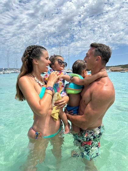 Unas vacaciones en familia junto a Juan y sus hijos, Nikita y Bastián