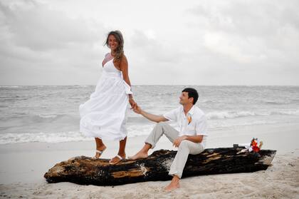 Unidos por un hilo rojo que los condujo directo a su hijo.