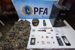 Un adolescente de Lanús prometió una masacre escolar: tenía uniformes y dagas