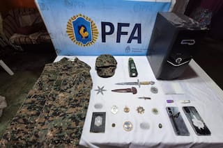 Un adolescente de Lanús prometió una masacre escolar: tenía uniformes y dagas