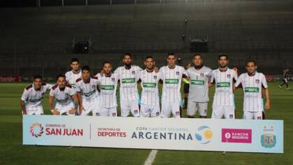 Unión Aconquija sorprendió a Quilmes