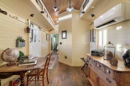 Uno de los ambientes del tren alojamiento, con aire acondicionado y todas las comodidades para sus huéspedes