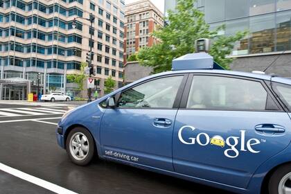 En una imagen de archivo, un vehículo autónomo de Google recorre las calles de Washington. La compañía publicó sus avances en el área, y dijo que sus autos han recorrido más de un millón de kilómetors a la fecha