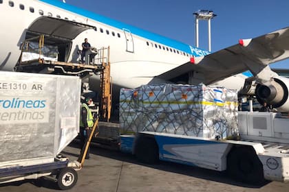 El sistema aéreo de transporte de carga jamás se desarrolló en la Argentina; la aerolínea de bandera recién anunció ahora que tendrá su primer avión dedicado a esta actividad