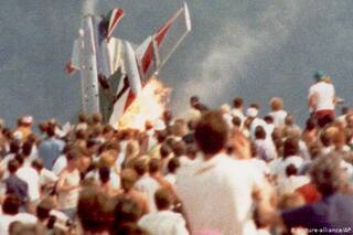 La exhibición aérea italiana que se salió de control y mató a 70 personas