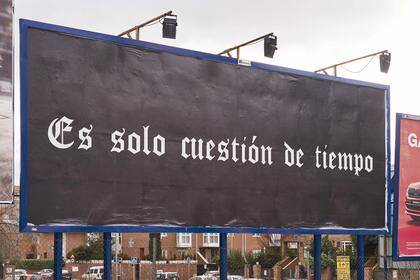 Uno de los carteles colocados en las calles de Madrid