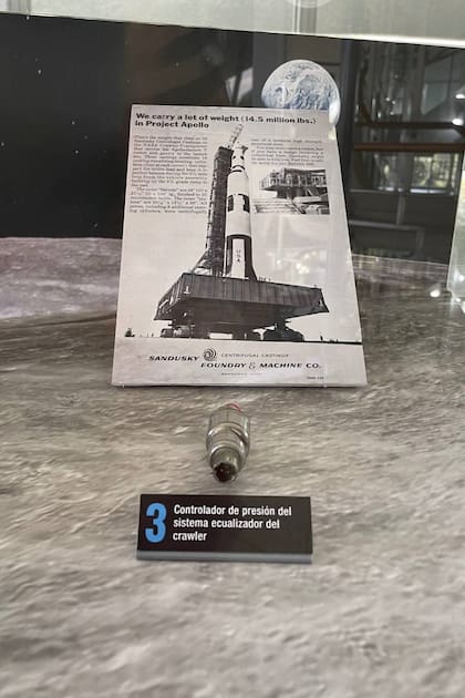 Uno de los controladores de presión diseñados por Armando Maubré se colocaron en la oruga que transportó al Saturno V hasta la torre de lanzamiento