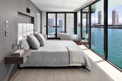 Uno de los cuatro dormitorios con su fabulosa vista al mar