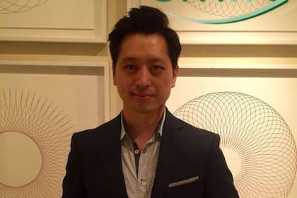 Chakriwat es uno de los cuatro hijos desterrados por Rama X, está en Estados Unidos y padece una grave enfermedad, pero no recibió ayuda de su padre