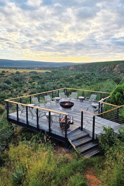 Uno de los decks del
lodge, para disfrutar del
atardecer sudafricano.
