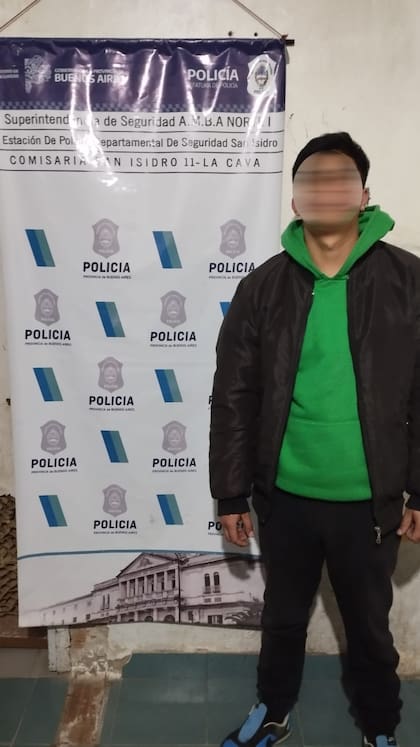 Uno de los delincuentes fue detenido sobre la avenida Rolón.