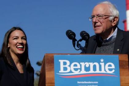 Uno de los desafíos de Biden es atraer votantes del sector más izquierdista de su partido que votaron por Bernie Sanders en las primarias y de los jóvenes.