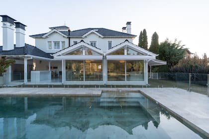 “Uno de los desafíos fue integrar el quincho con el sector de la parrilla en el exterior”.