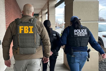 Uno de los detenidos fue identificado como el presunto autor del tiroteo masivo en el club Latinas Sports Bar