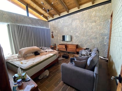 Uno de los dormitorios de la casa