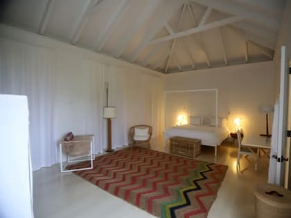 Uno de los dormitorios de la casa de Epstein