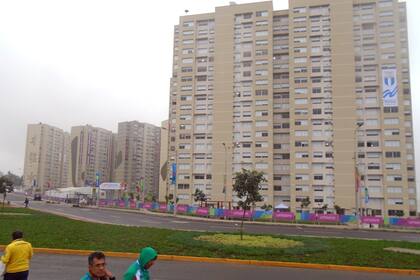 Uno de los edificios de la Villa Panamericana, el que ocupa la delegación guatemalteca