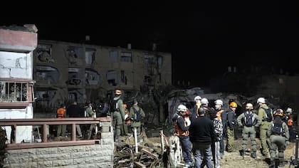 Uno de los edificios destruidos tras el ataque de misiles iraníes en Dimona, Israel