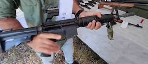 Tras el hallazgo de fusiles de asalto, sospechan que una banda narco preparaba un atentado contra el gobernador Pullaro