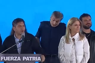 Videos: los gestos de Máximo Kirchner durante el discurso de Axel Kicillof que llamaron la atención