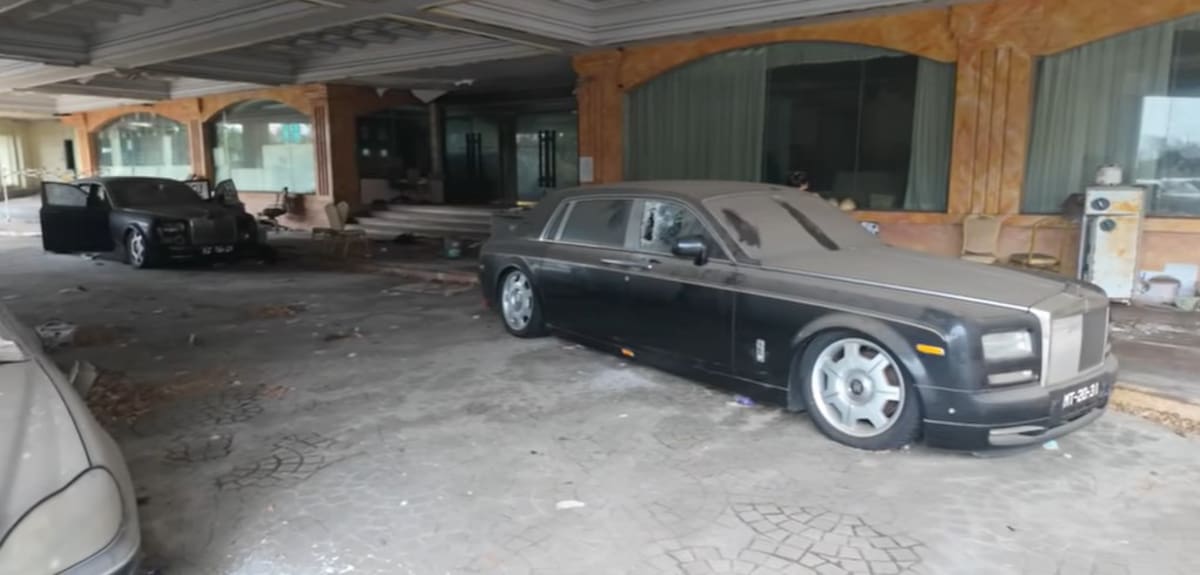 Uma coleção de carros de luxo foi encontrada em um hotel 5 estrelas abandonado