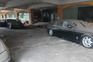 Encontraron una colección de autos de lujo en un hotel abandonado con vínculos criminales