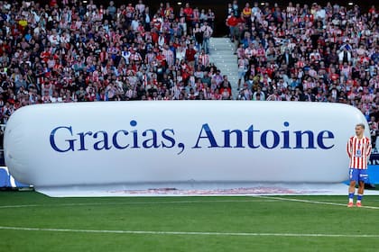 Uno de los homenajes de Atlético de Madrid para Griezmann