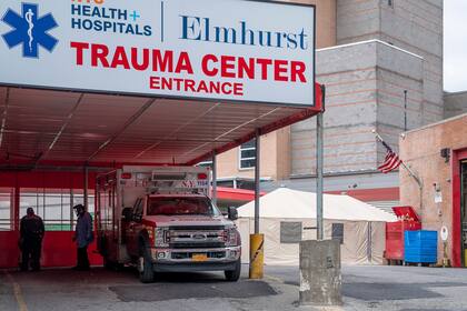 Uno de los ingresos de emergentología del Hospital Elmhurst, en Queens