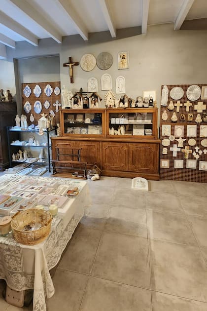 Uno de los locales de la santería Mi Purísima, un emprendimiento totalmente familiar