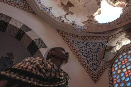 Uno de los mausoleos de la histórica mezquita de al-Negashi resultó dañado en el actual conflicto de Tigray