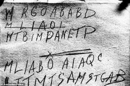 Uno de los mensajes codificados que encontraron en su ropa