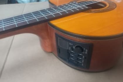 Uno de los modelos de guitarras que subasta el Banco Ciudad