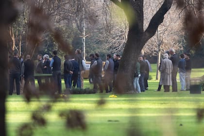 Uno de los momentos después del responso en la capilla.