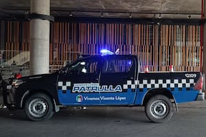 En medio de una pelea, dos jóvenes se robaron un patrullero en Vicente López y manejaron 30 cuadras