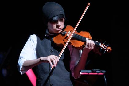 Uno de los músicos del Programa de Orquestas Infantiles y Juveniles de la Ciudad de Buenos Aires (foto de Lucía Rivero)