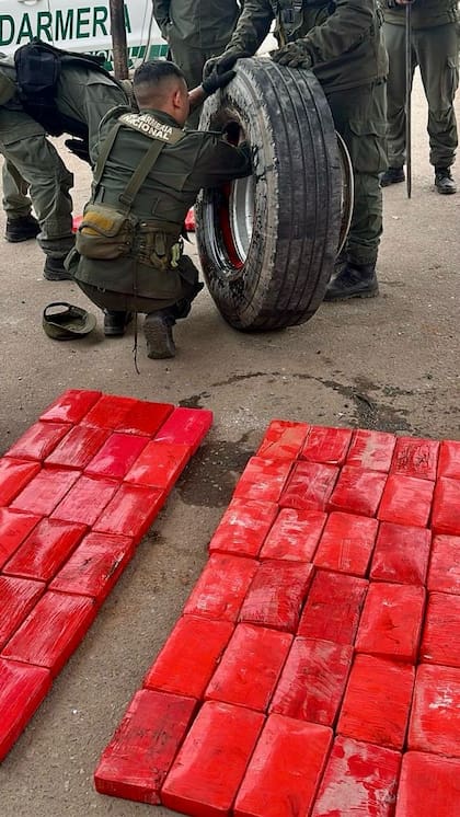 Impactante operativo: transportaban 417 kilos de cocaína de Salta hacia Santiago del Estero - Image 2