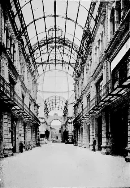 Uno de los pasajes interiores de las Galerías Florida.