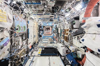 Uno de los pasillos de la Estación Espacial Internacional