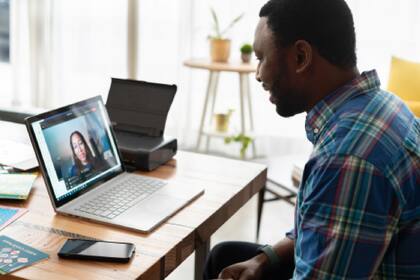 Uno de los pasos más importantes para la aprobación de la green card es la entrevista