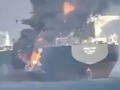 Uno de los petroleros se incendia en el estrecho de Ormuz
