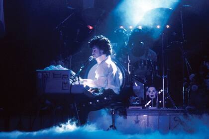 Uno de los pilares de los shows de la gira Purple Rain eran los efectos especiales y el sistema de luces que manejaba LeRoy Bennett