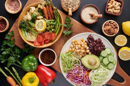 Uno de los pilares para una alimentación saludable -con o sin gluten- es priorizar alimentos con alta densidad de nutrientes